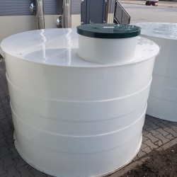 NV típusú műanyag tartályok - 
Plastové nádrže rady NV - beton alap, beton tető